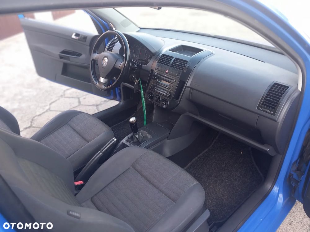 Volkswagen Polo 1.2 Tour Edition - 24