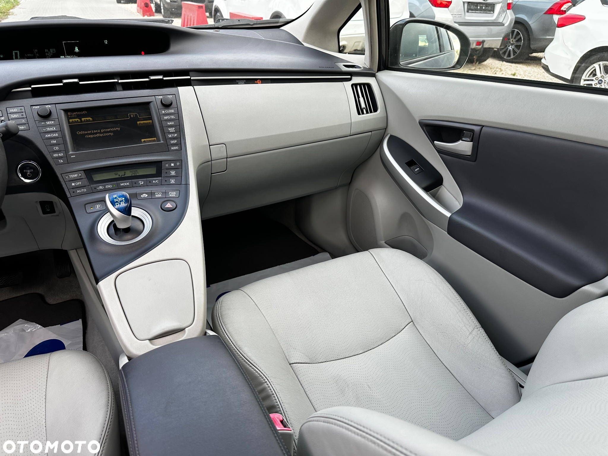 Toyota Prius (Hybrid) Executive - 26