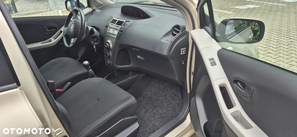Toyota Yaris 1.33 Sol - 28
