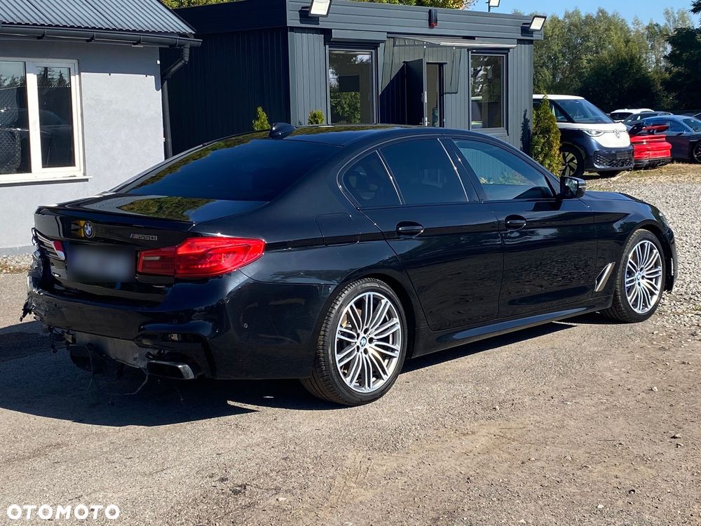 BMW Seria 5 M550i xDrive sport - 3
