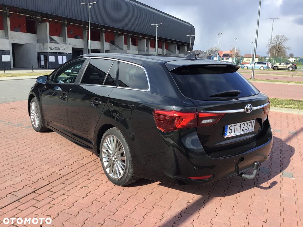 Toyota Avensis 1.8 Premium MS - 23