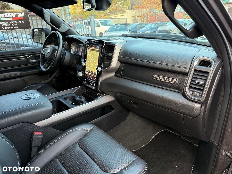 RAM 1500 Crew Cab Sport - 35