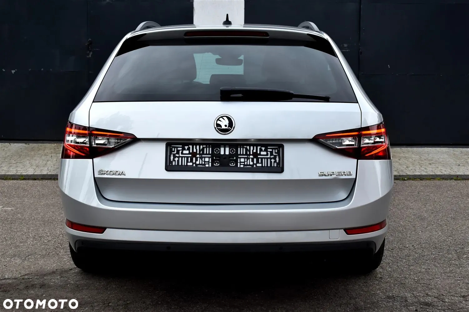 Skoda Superb Combi 2.0 TDI DSG Ambition - 7