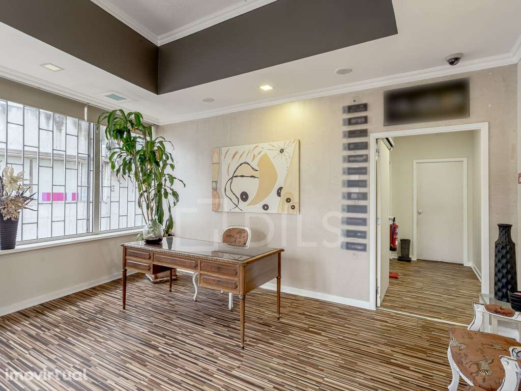 Escritório 282 m² de área bruta privativa, com 12 salas, em Benfica - Grande imagem: 4/20