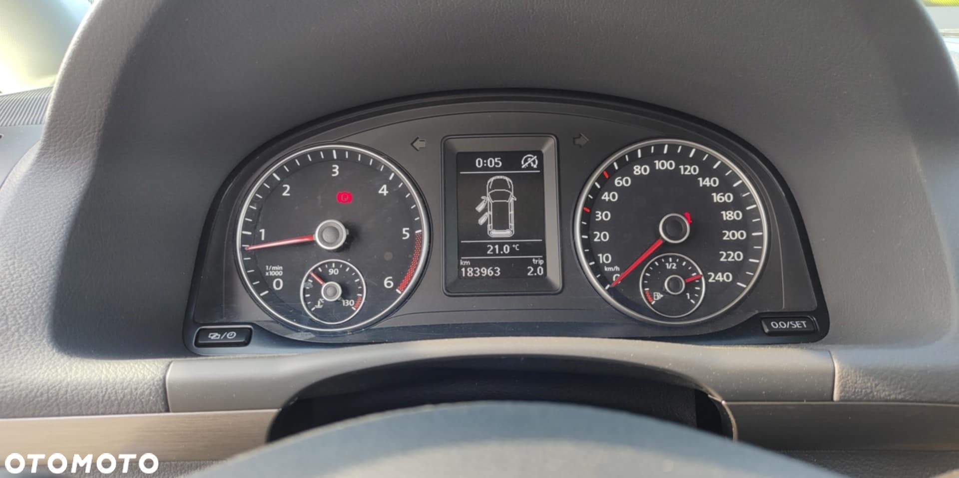 Volkswagen Touran 2.0 TDI DPF BlueMotion Technology Comfortline - 13