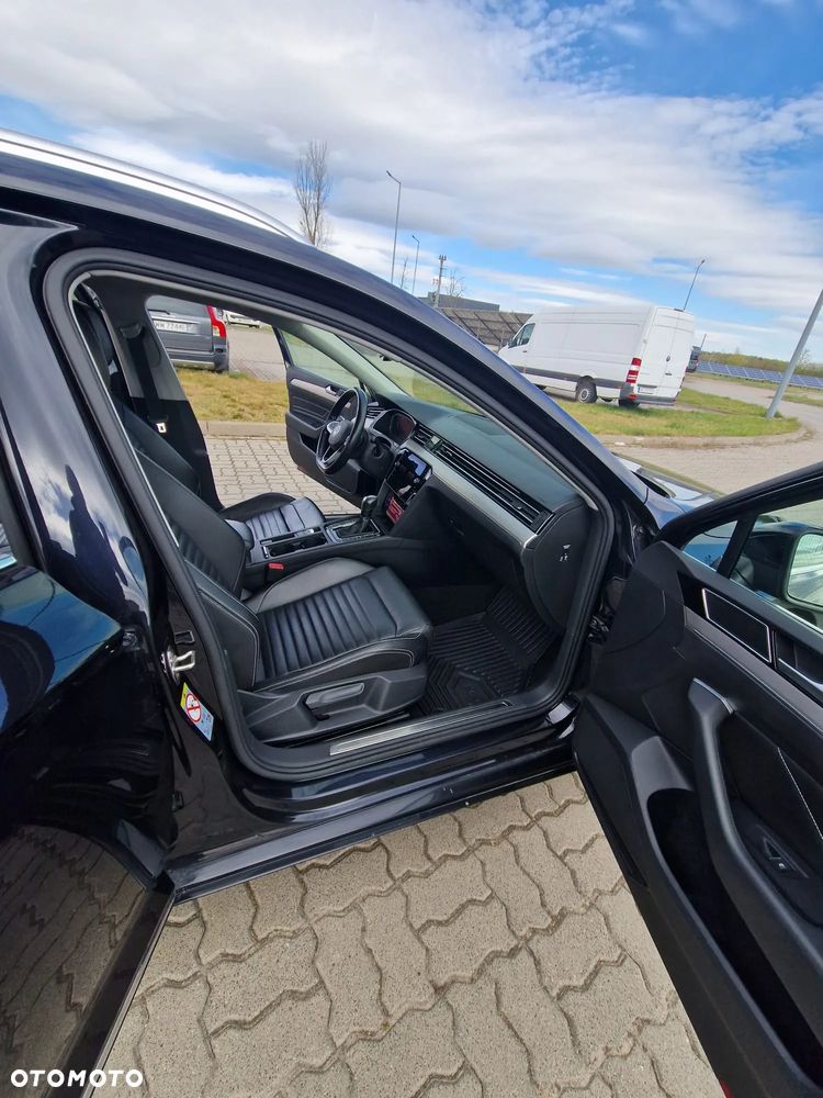 Volkswagen Passat 2.0 TDI Elegance DSG - 5