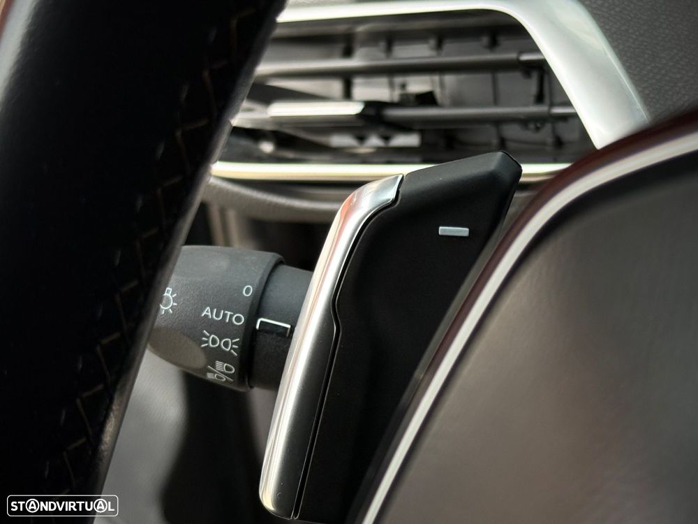 Peugeot 3008 1.6 Hybrid4 GT e-EAT8 - 13