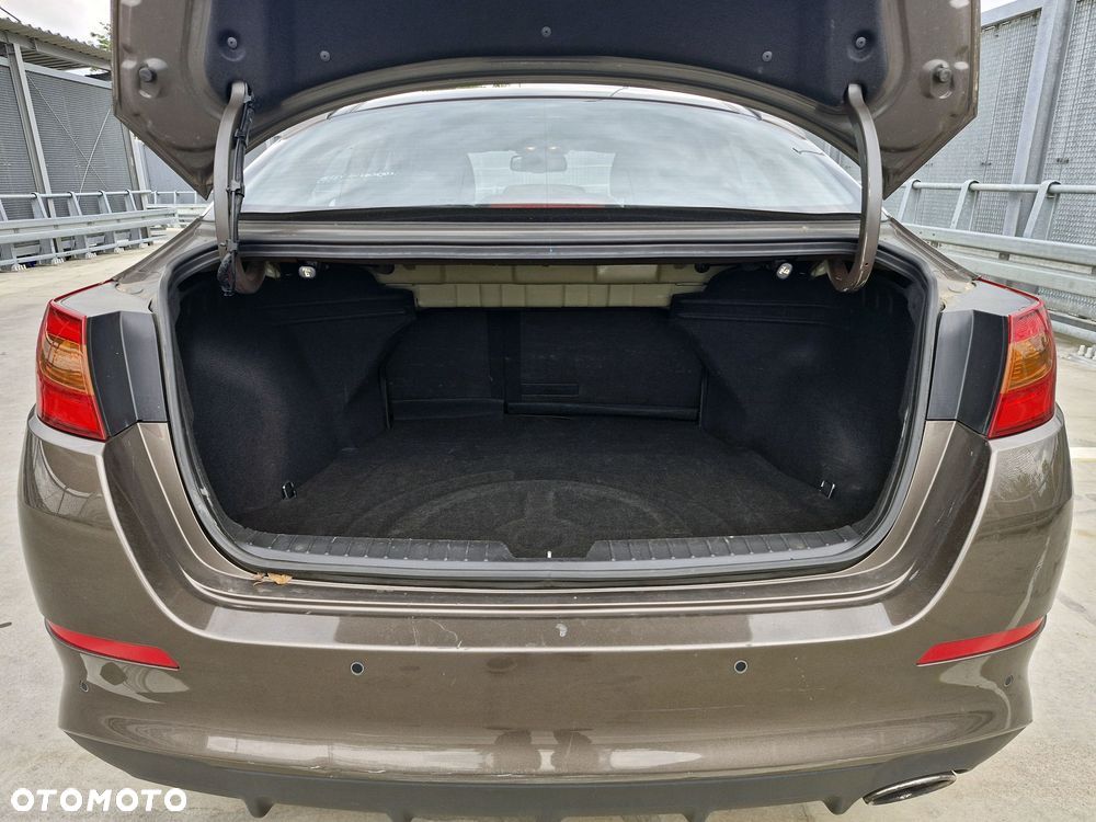 Kia Optima 2.0 L - 15