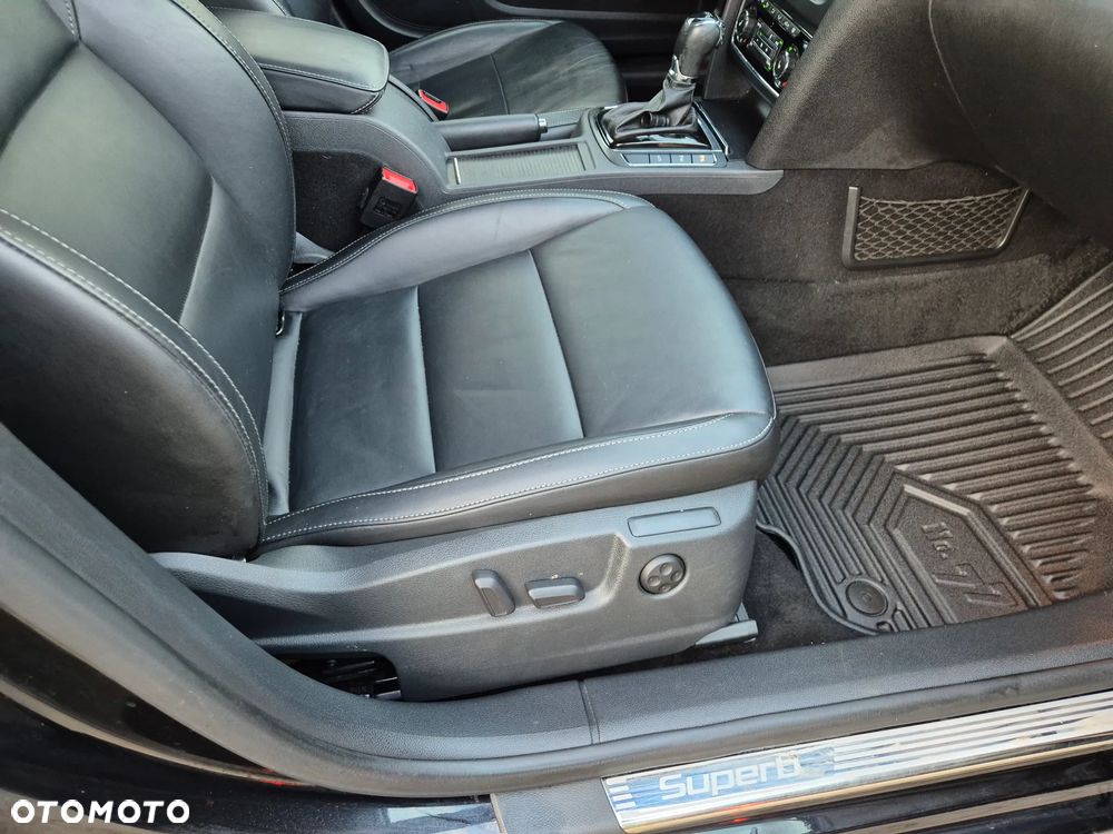 Skoda Superb Combi 2.0 TDI DSG Exclusive - 26