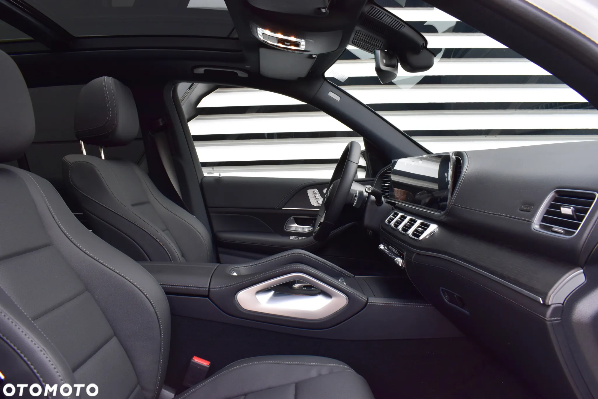 Mercedes-Benz GLE 300 d 4Matic 9G-TRONIC AMG Line Advanced Plus - 24