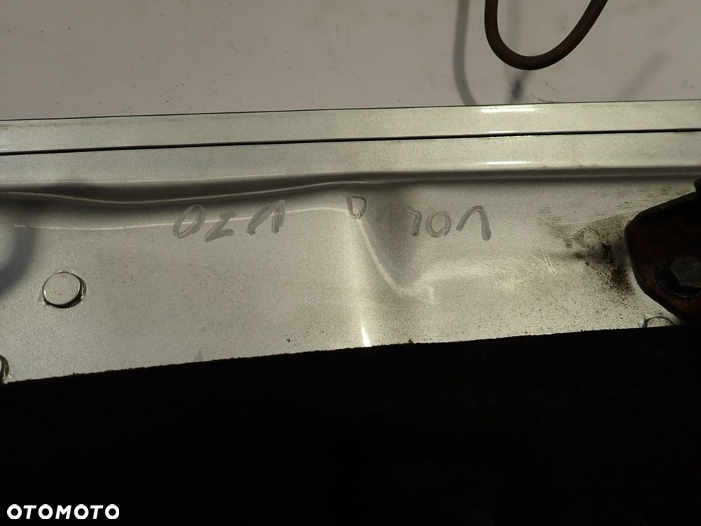 MASKA VOLVO V70 II - 14