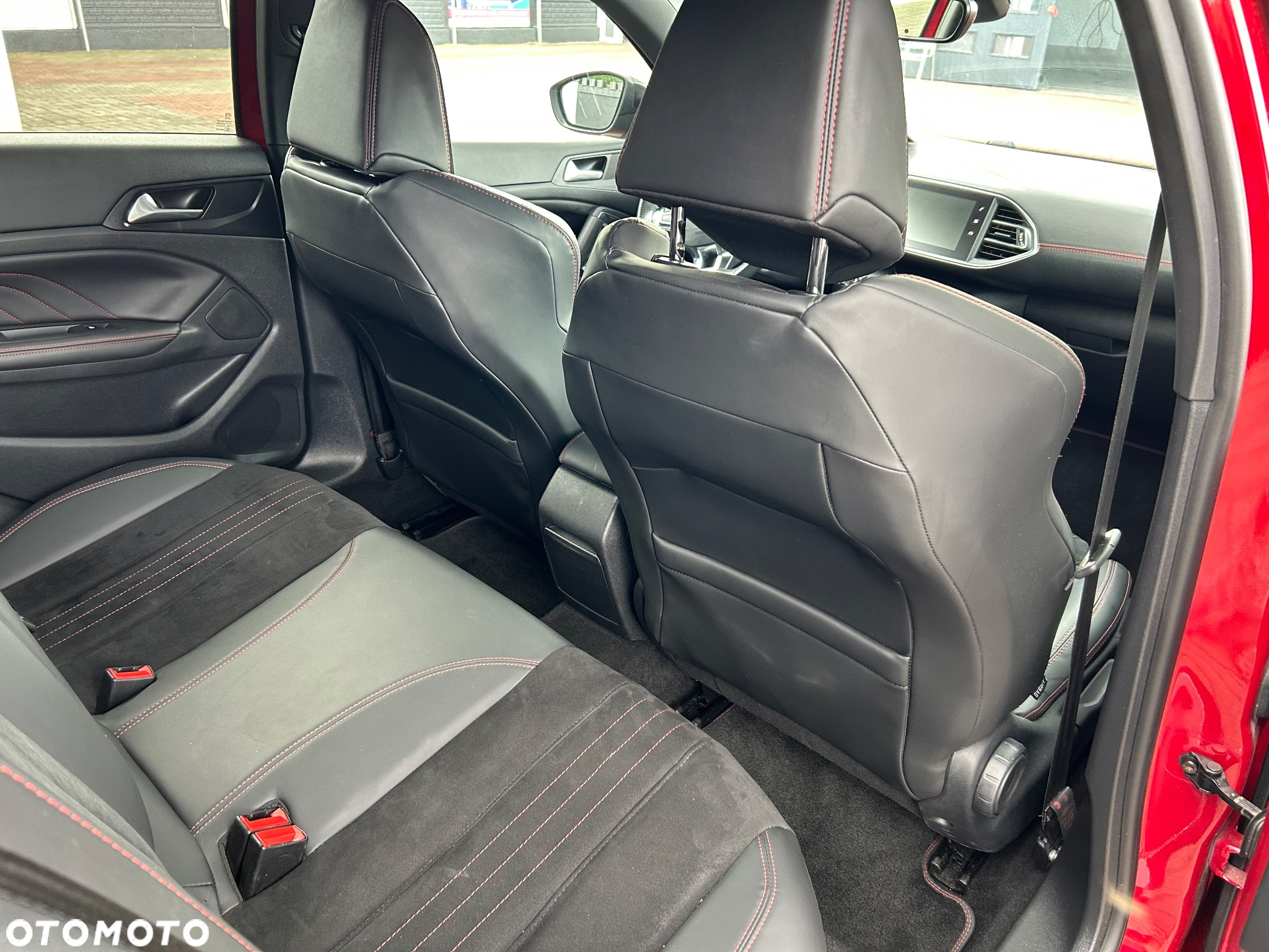 Peugeot 308 1.6 e-THP GTi by Sport S&S - 14