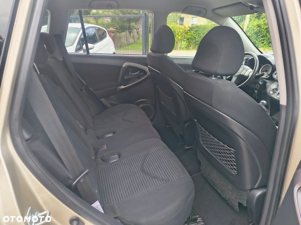Toyota RAV4 2.2 D-4D Sol - 20