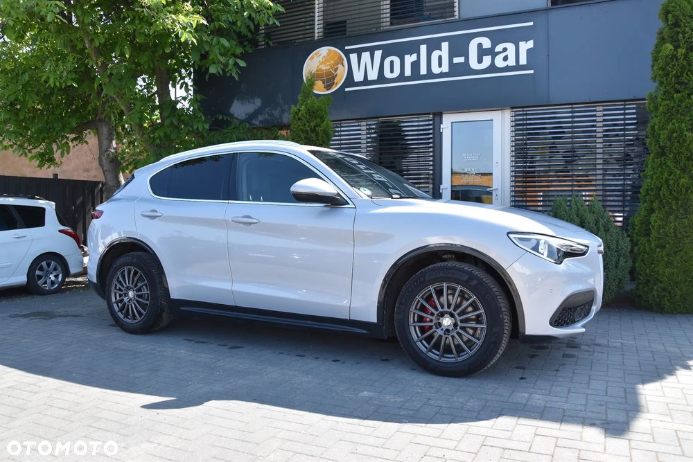 Alfa Romeo Stelvio 2.0 Turbo 16V AT8-Q4 Competizione - 5