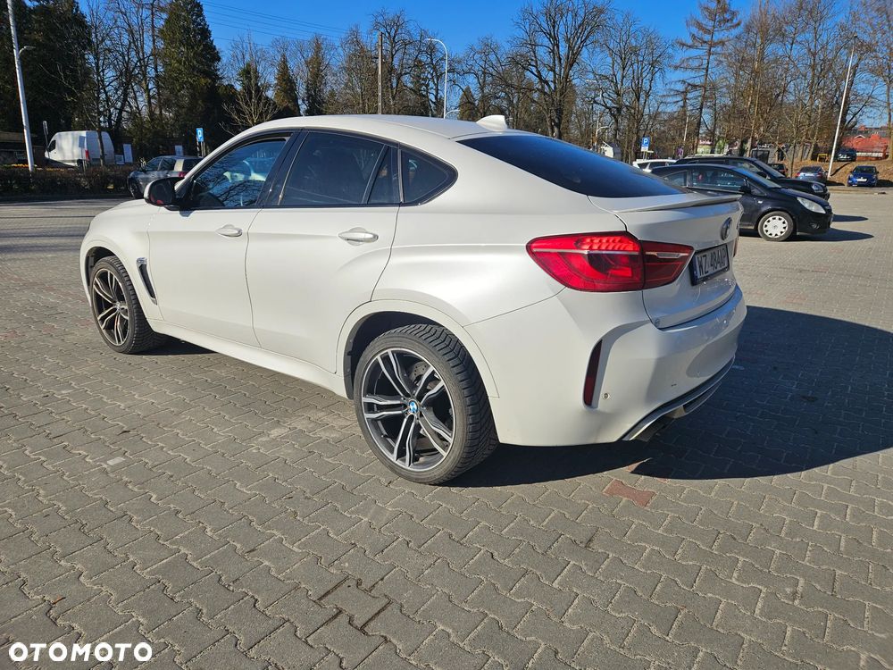BMW X6M - 10
