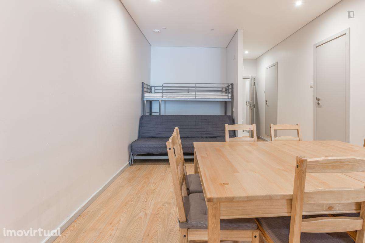 Apartamento com 1 quartos - localizado em Santo Ildefonso Porto - Grande imagem: 2/30