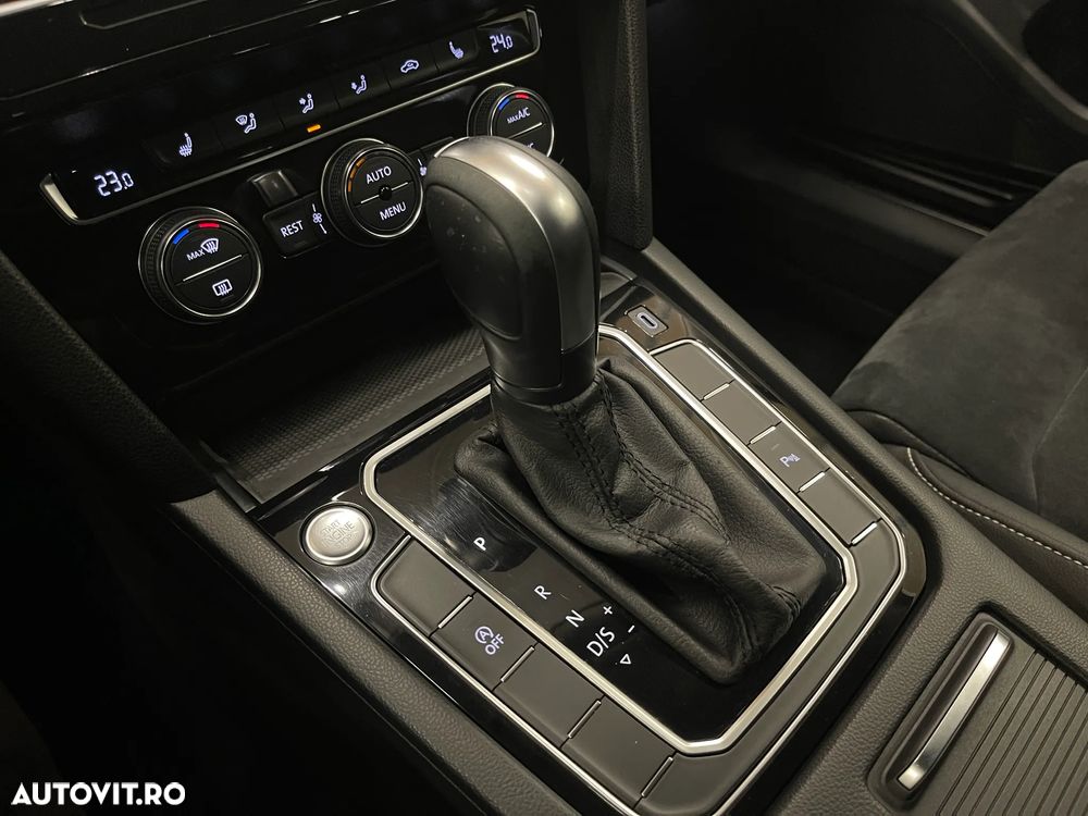 Volkswagen Passat 2.0 TDI SCR 4Mot DSG Highline - 25