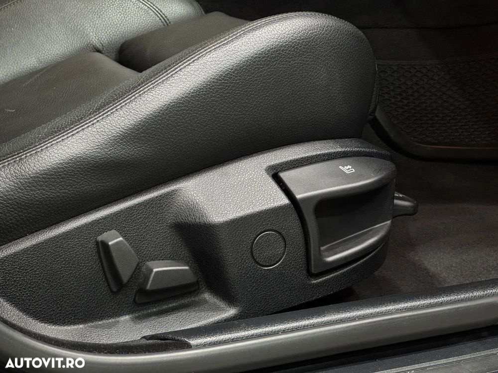 BMW Seria 5 525d xDrive AT - 12