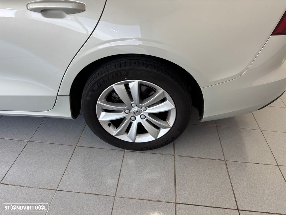 Volvo V60 2.0 D3 Momentum - 19