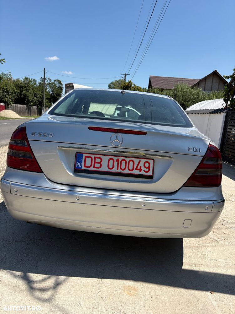Mercedes-Benz E - 8