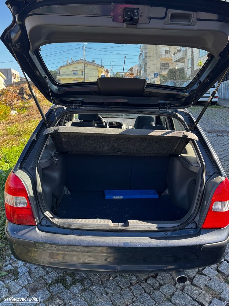 Mazda 323 - 11