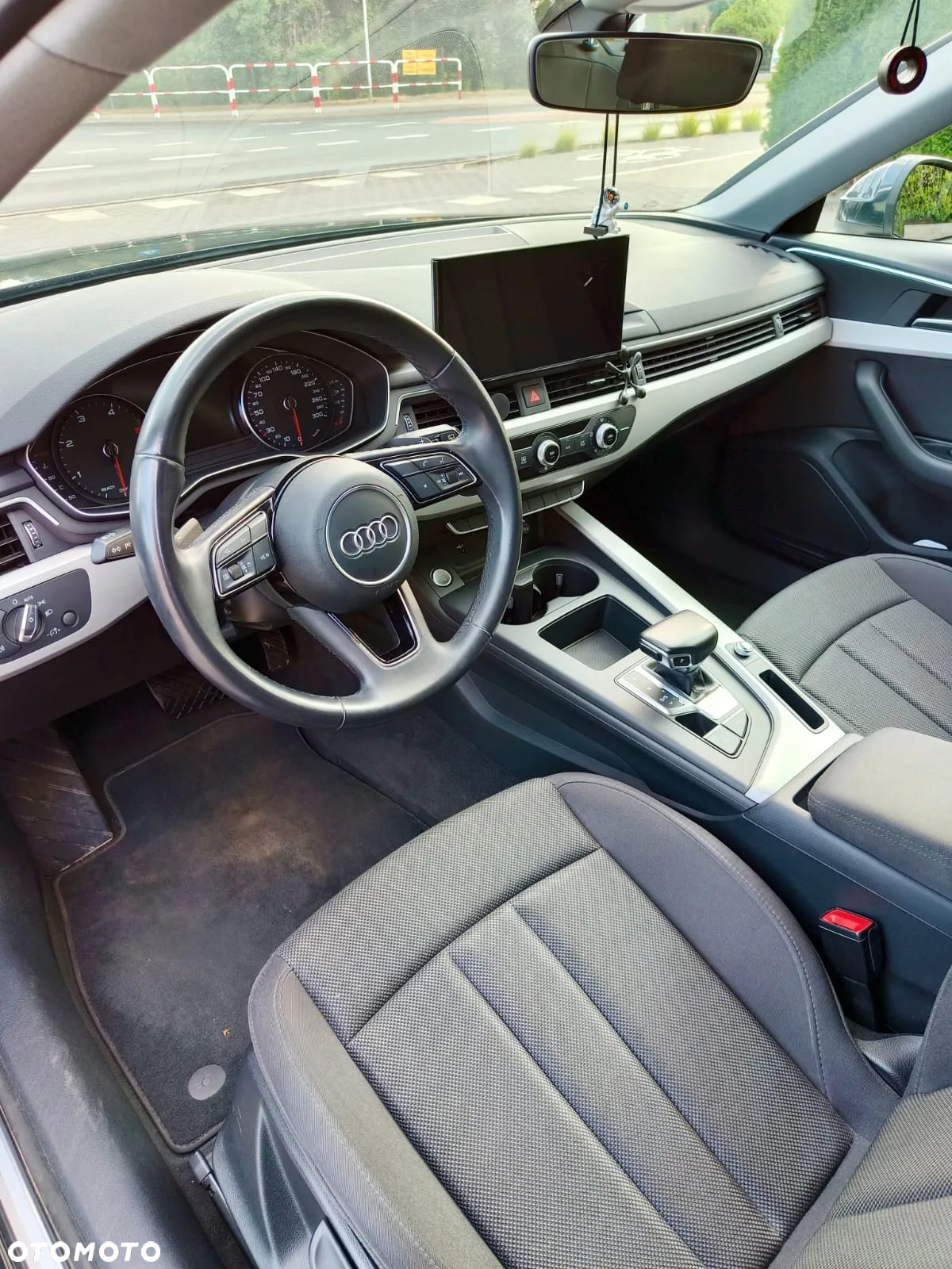 Audi A4 Avant 30 TDI S tronic - 16