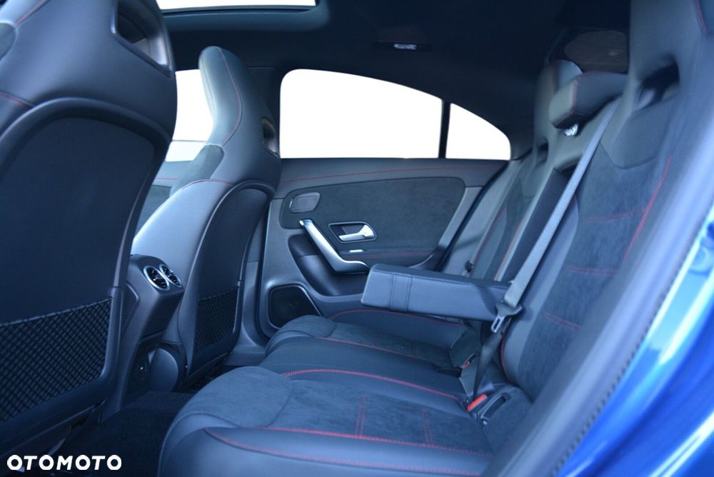 Mercedes-Benz CLA 220 4-Matic AMG Line 7G-DCT - 8