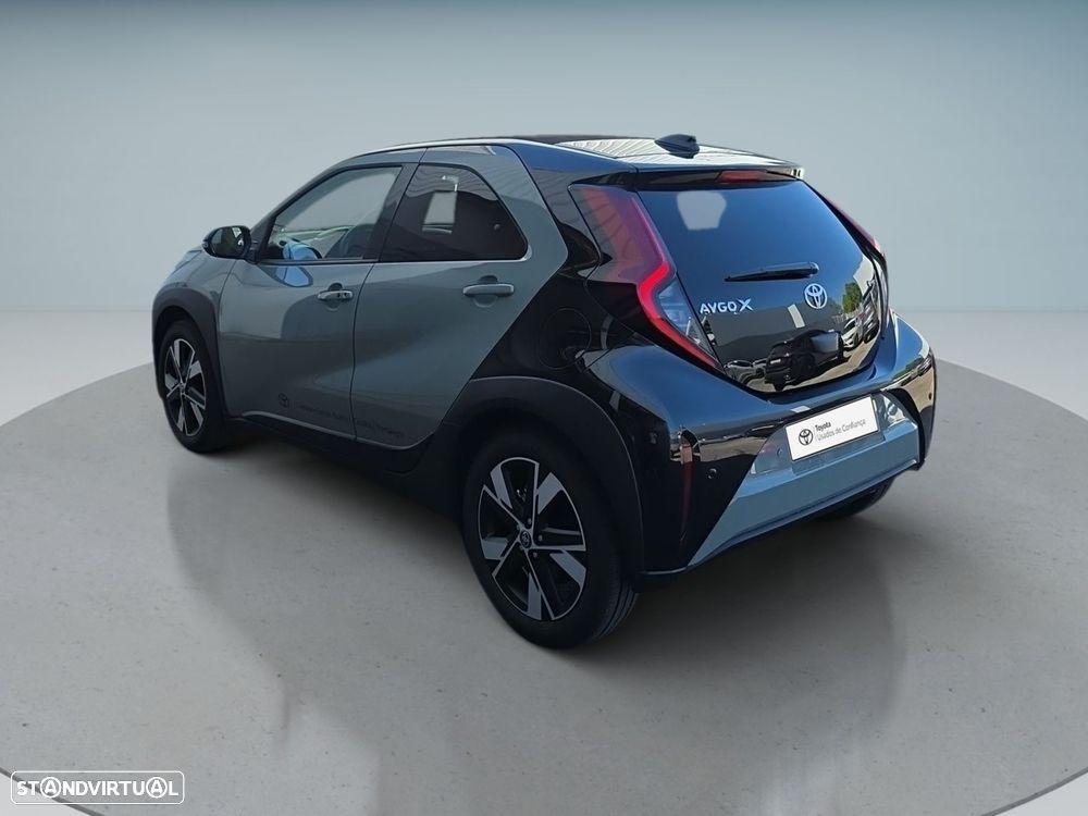 Toyota Aygo X 1.5 Hybrid Envy - 12