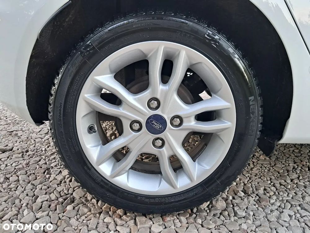 Ford Fiesta 1.25 Celebration - 36