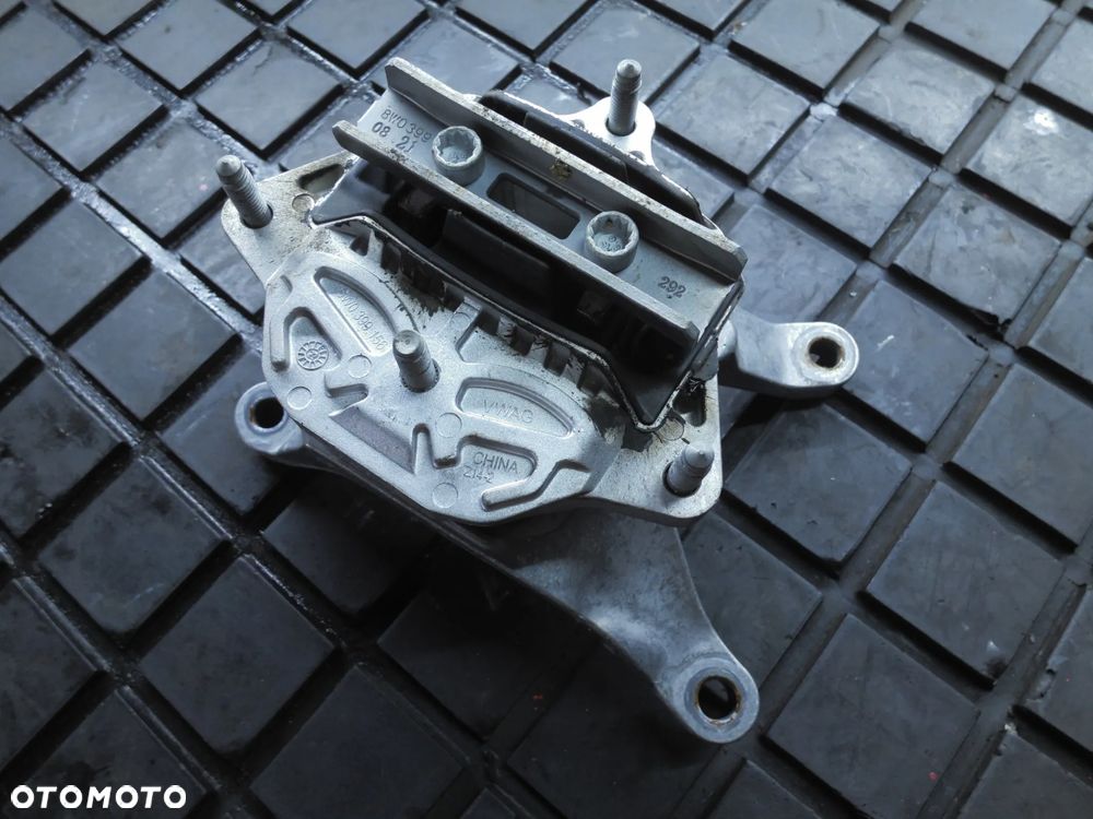 Poduszka skrzyni 8W0399156 AUDI Q5 Q7 AUTOMAT SKRZYNIA UNE - 1