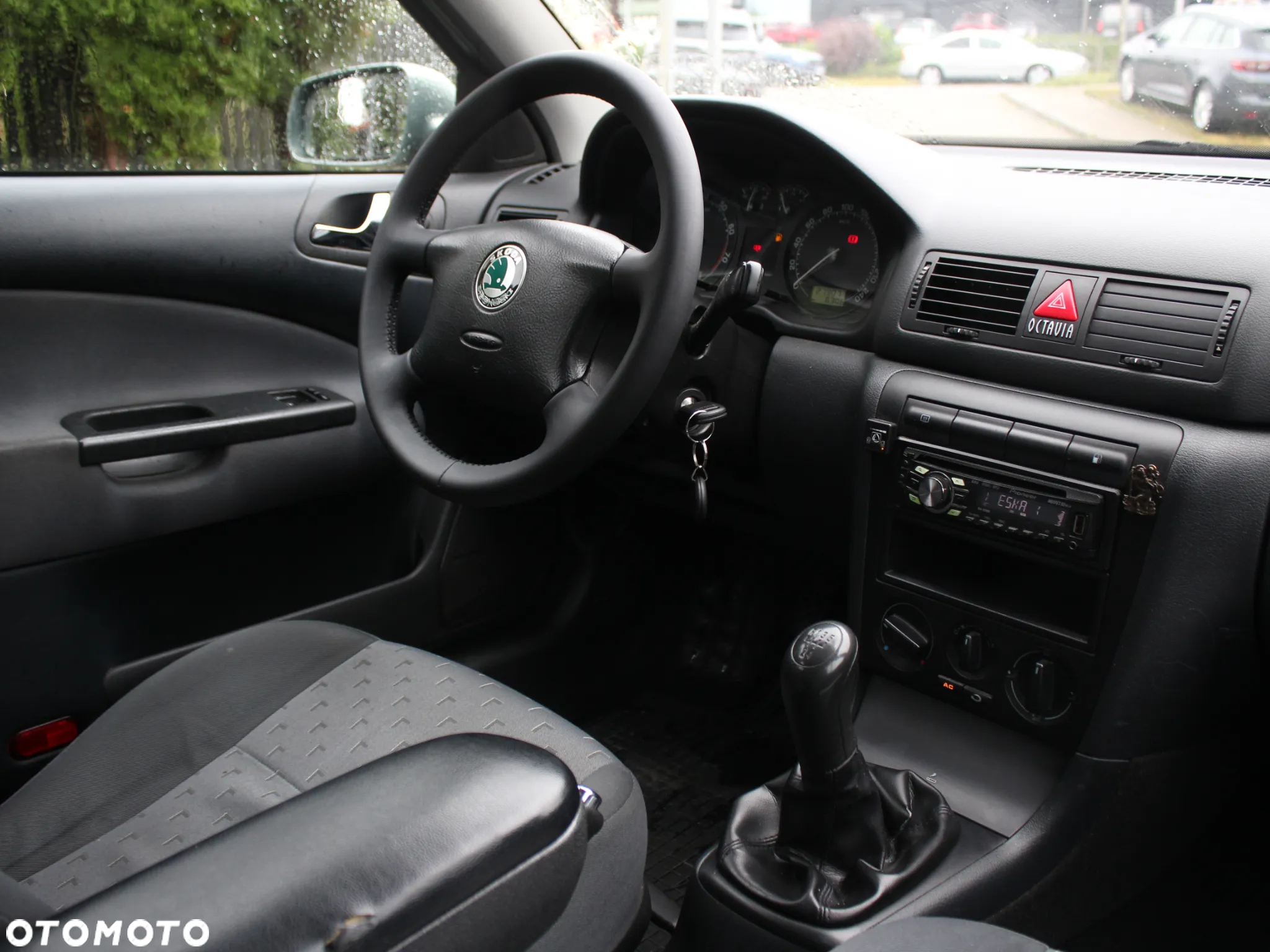 Skoda Octavia 1.6 Tour - 33