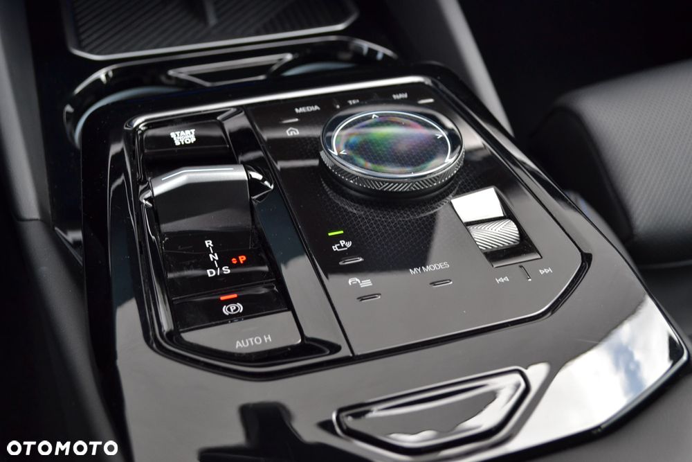 BMW Seria 5 520d xDrive - 8