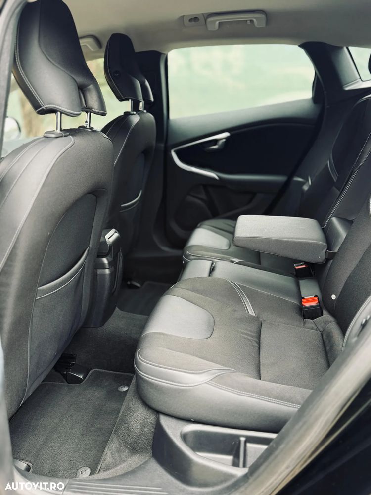Volvo V40 D2 ECO Momentum - 11