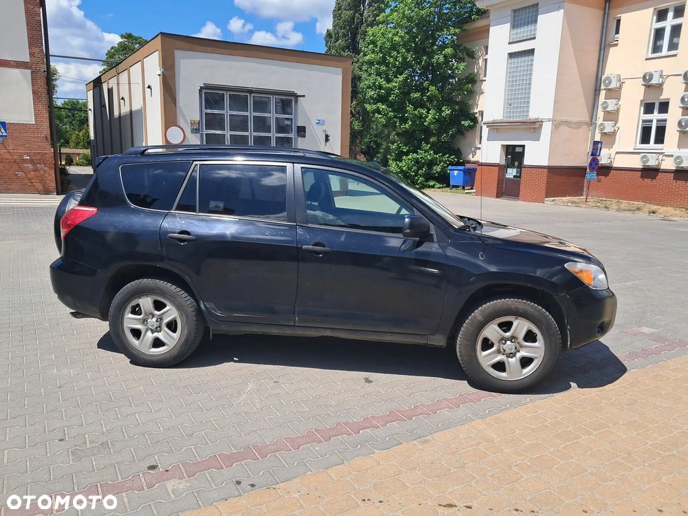 Toyota RAV4 - 8