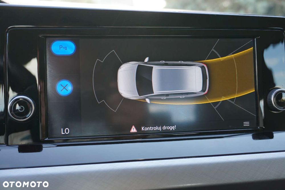 Volkswagen Golf - 17