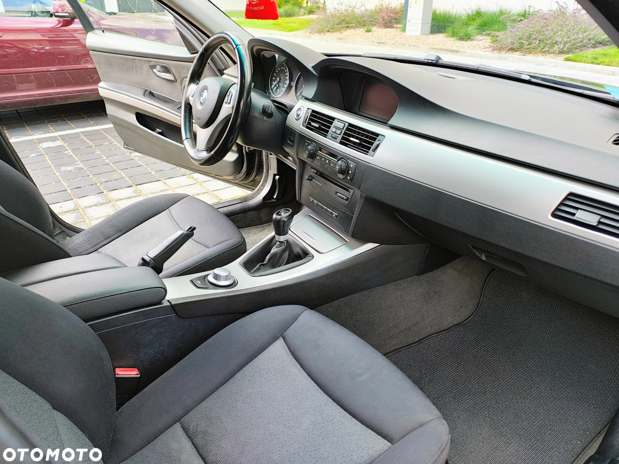 BMW Seria 3 318i - 8