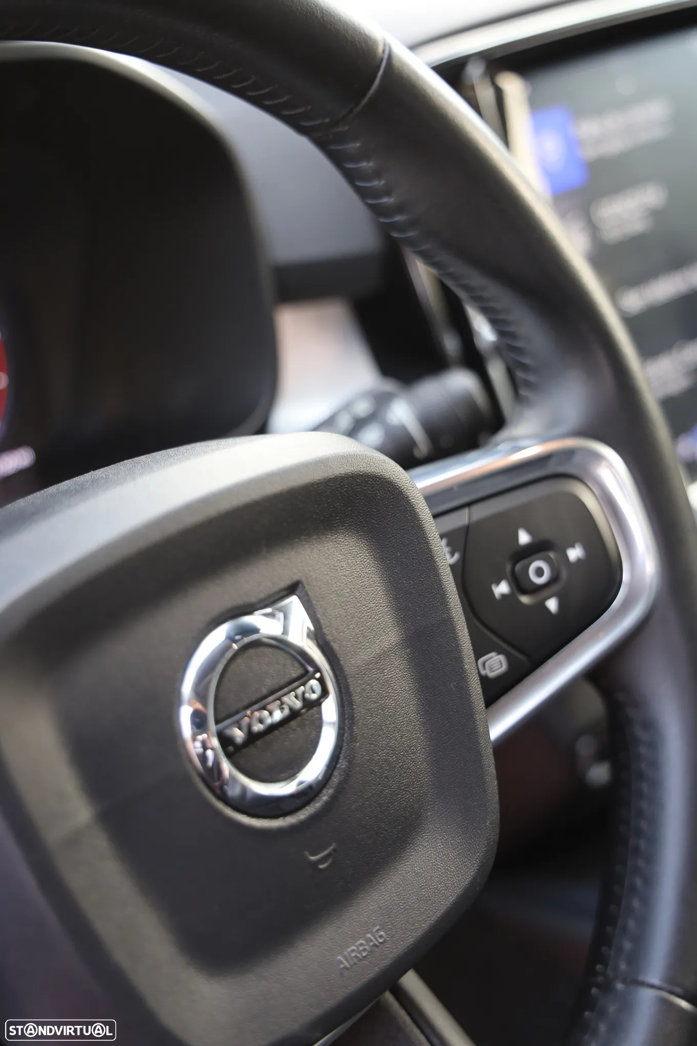 Volvo XC 40 2.0 D3 Momentum Plus - 16