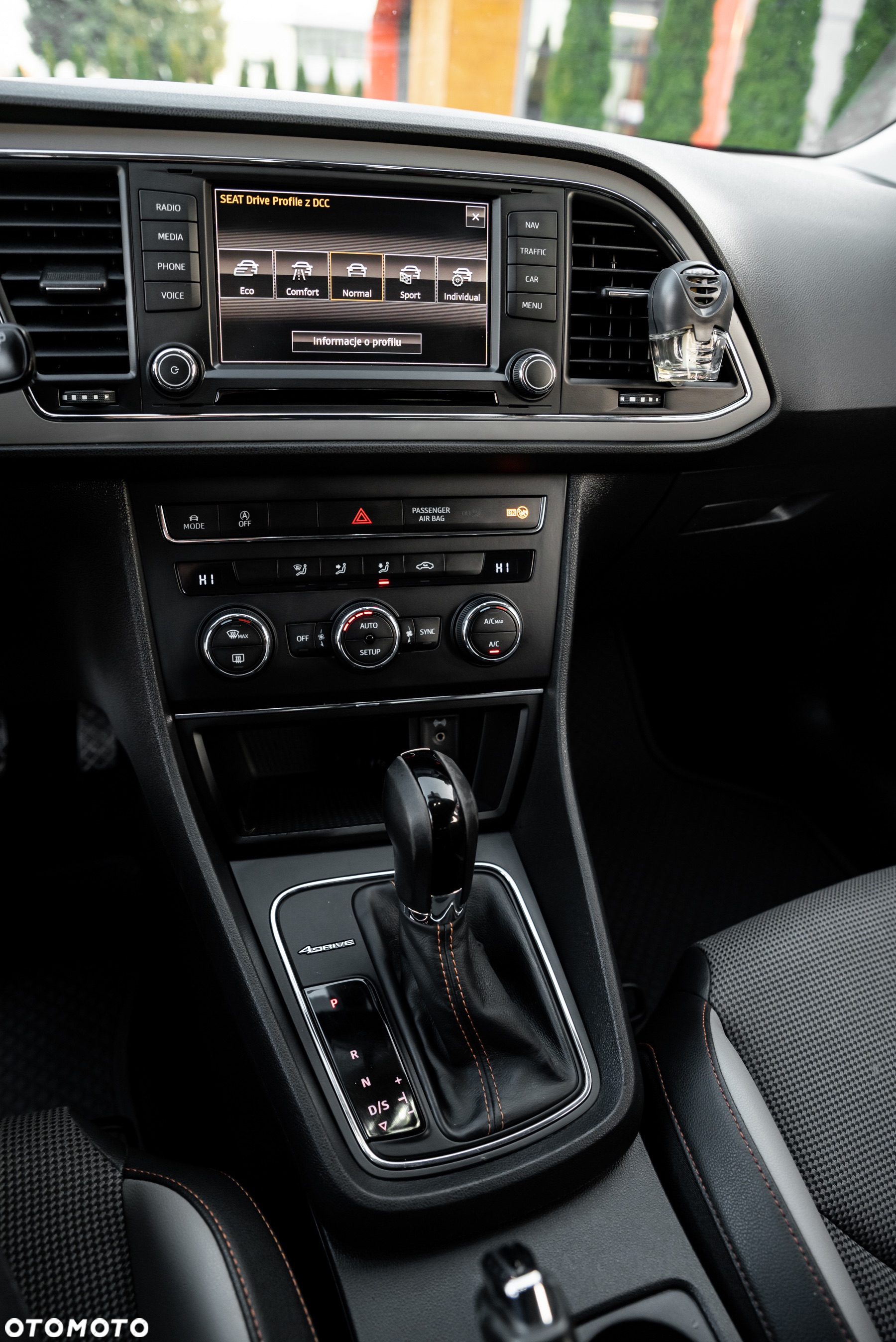 Seat Leon ST 2.0 TDI Start&Stop 4Drive DSG X-Perience - 38