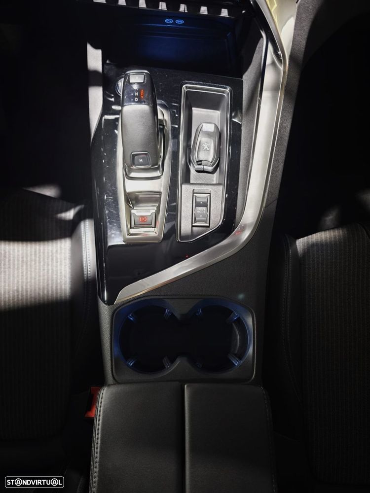 Peugeot 5008 1.5 BlueHDi Allure Pack EAT8 - 16