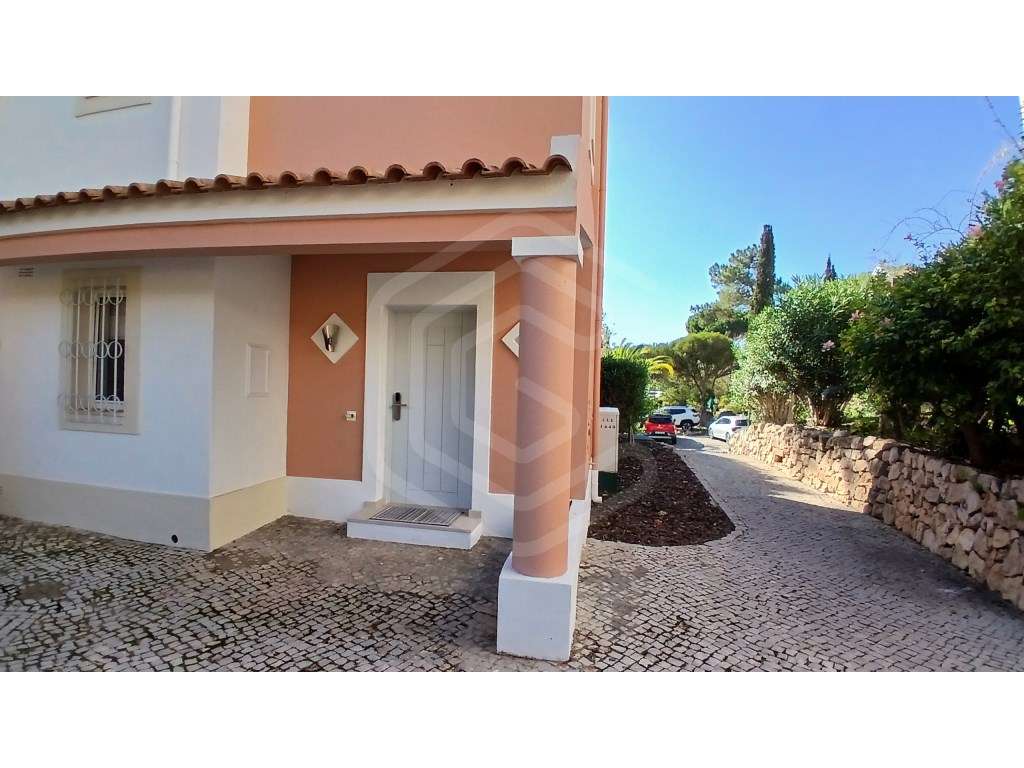 Moradia T2 em banda em Vilar do Golf, na Quinta do Lago - Grande imagem: 4/48