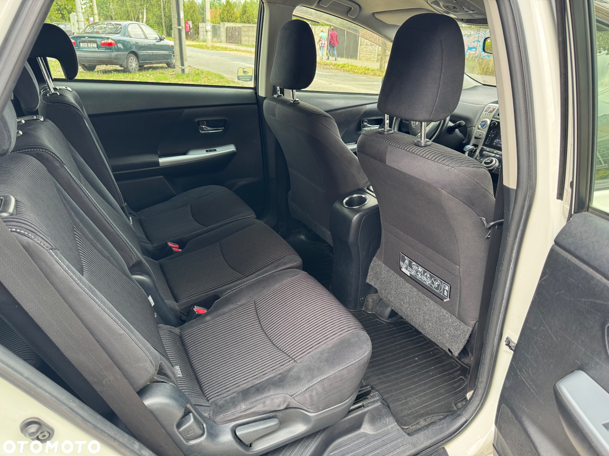 Toyota Prius+ (Hybrid) Comfort - 8