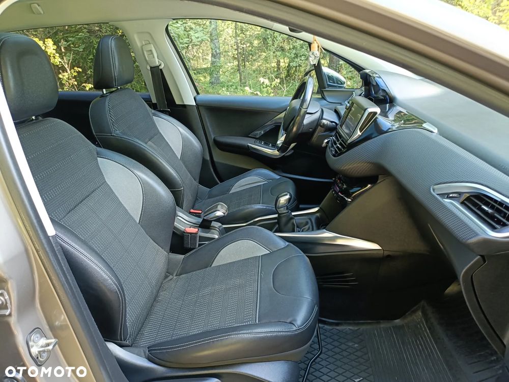 Peugeot 2008 1.6 VTi Allure - 10