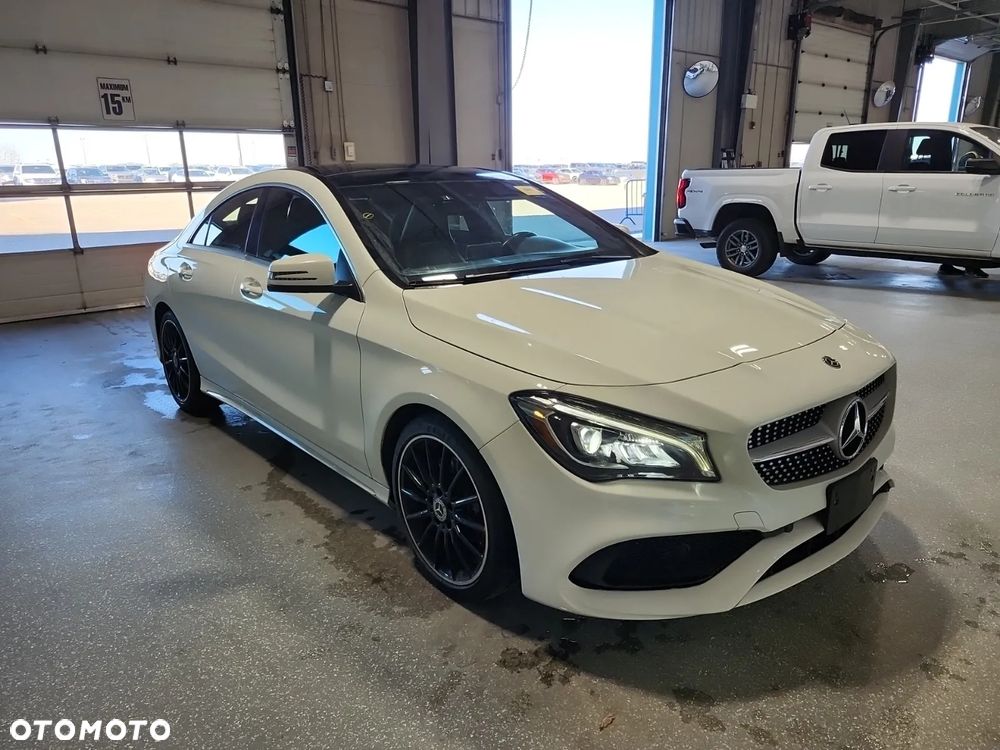 Mercedes-Benz CLA 250 4Matic 7G-DCT AMG Line - 3