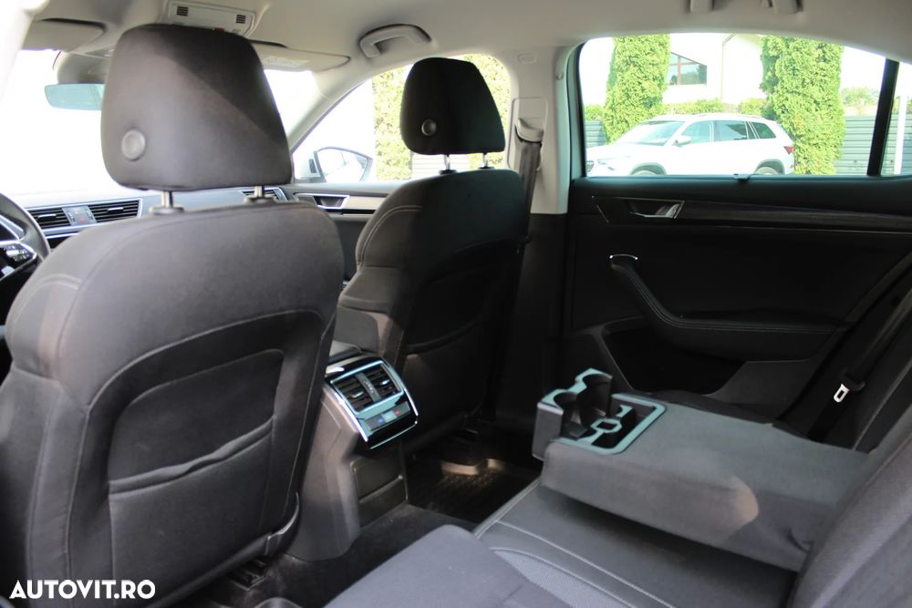 Skoda Superb 2.0 TDI DSG Style - 26