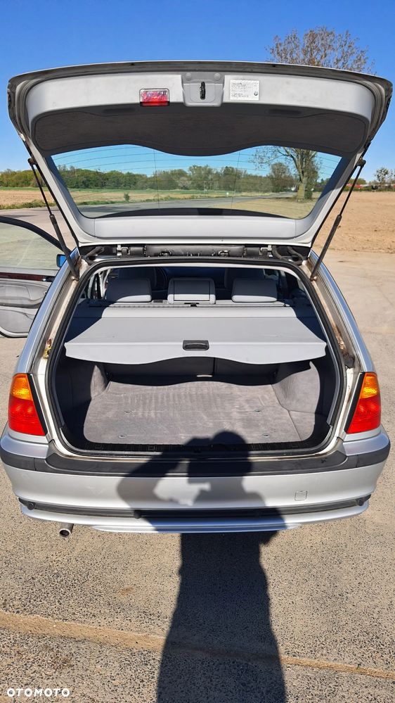 BMW Seria 3 318i - 12