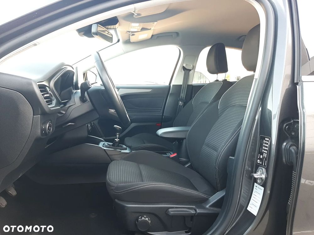 Ford Focus 1.0 EcoBoost Titanium Style - 11
