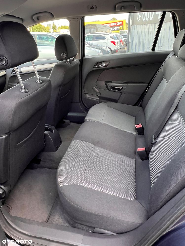 Opel Astra 1.6 Design Edition - 17