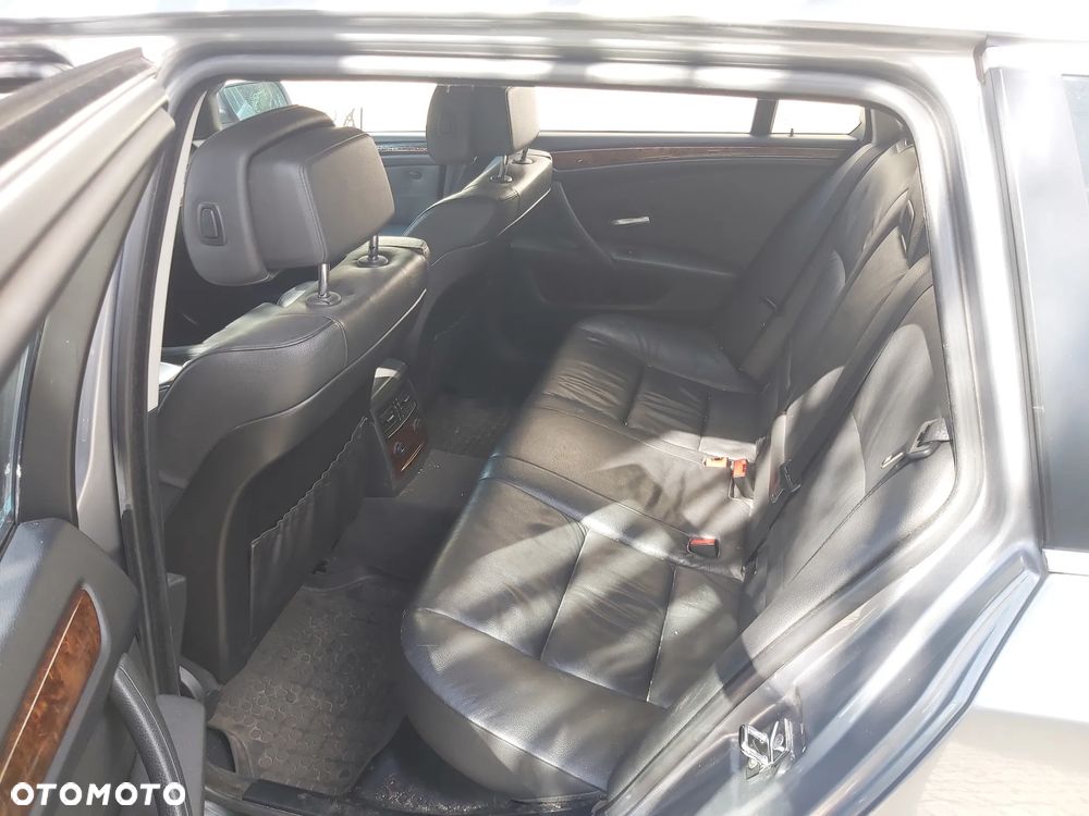 BMW Seria 5 525d xDrive - 6