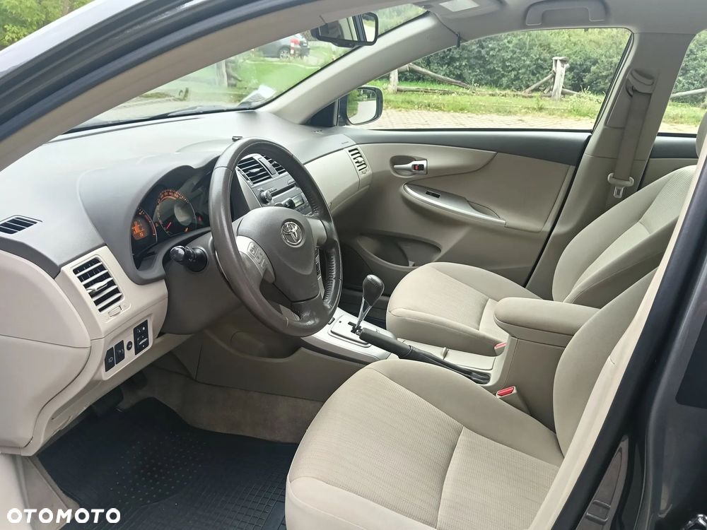 Toyota Corolla 1.6 VVT-i Prestige + NAVI MM - 12