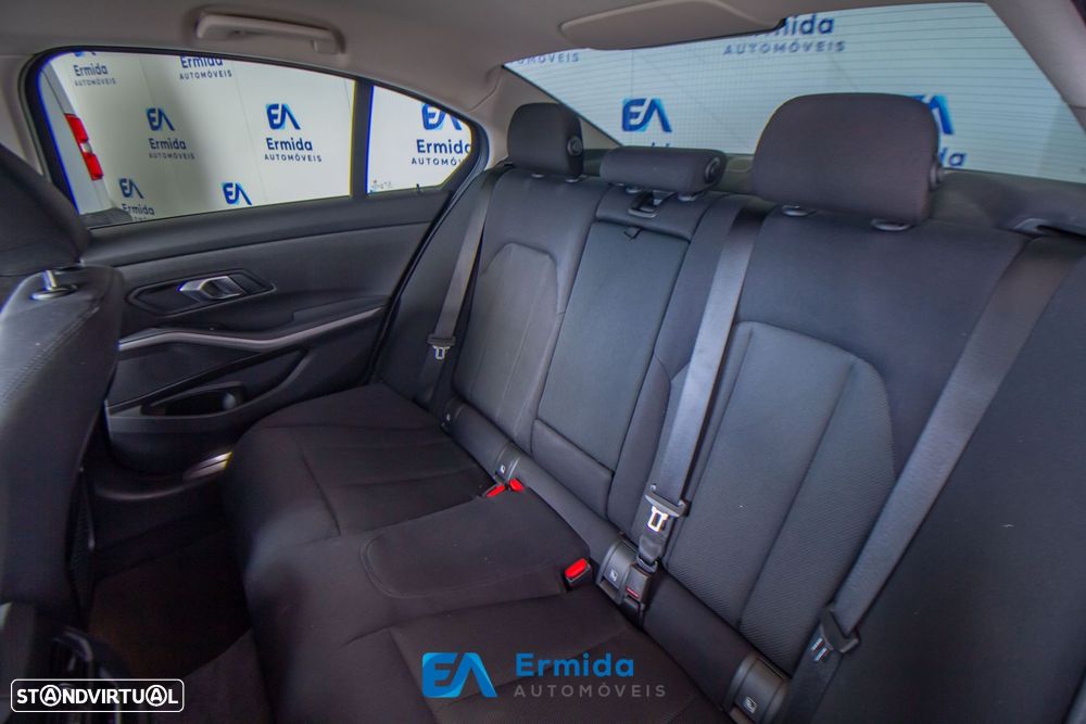 BMW 330 e Auto - 26